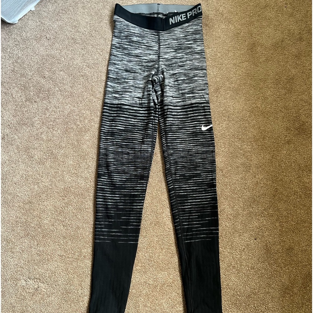 Woman’s nike pro